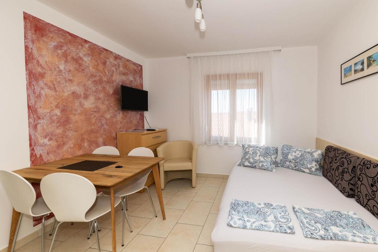 Apartmani Dea Crikvenica Exterior foto