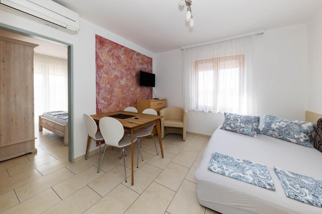 Apartmani Dea Crikvenica Exterior foto