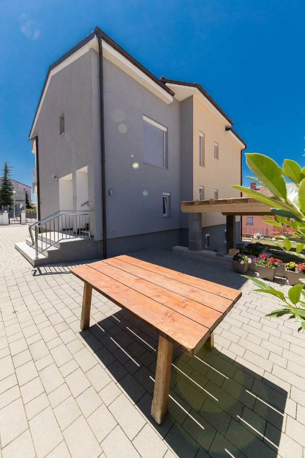 Apartmani Dea Crikvenica Exterior foto